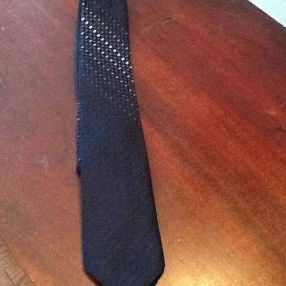 Retro Silk Leo Chevalier - Made in Canada -Black silk tie - well loved - Picture 2 of 16